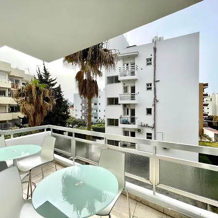 100 M To The Sea La Vie 3 Bedroom *